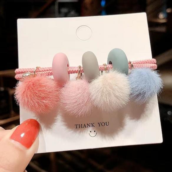 ONE PIECE OF FLUFFY BALLS HAIR BAND HB256